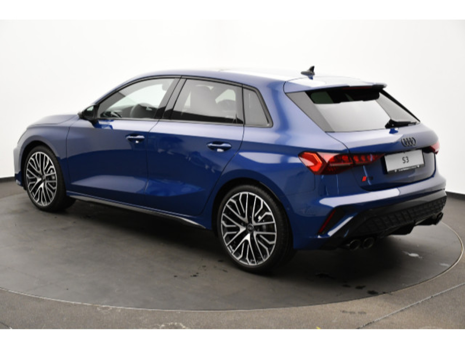 diagonalansicht-hinten-aussen