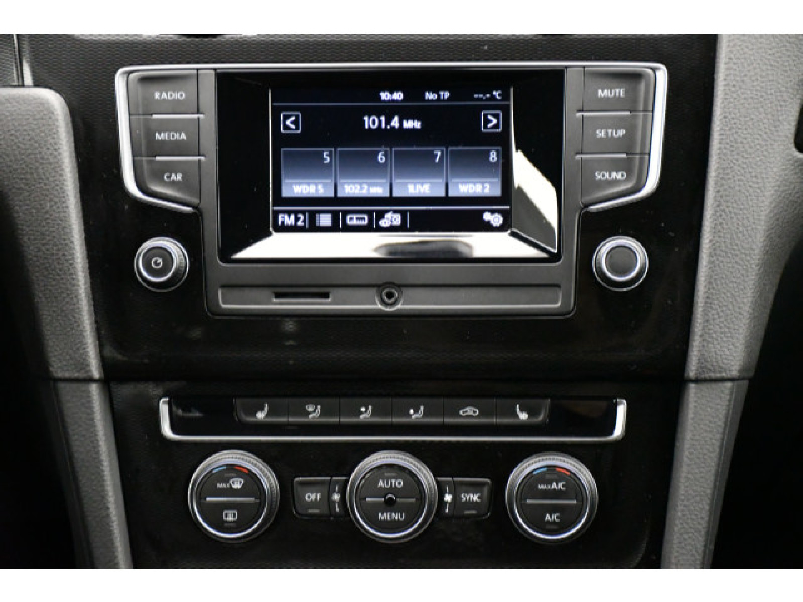 Volkswagen - Golf GTI_8