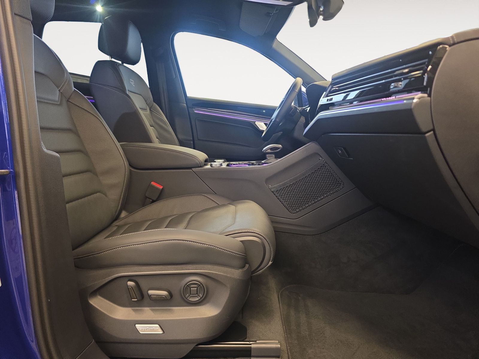 Volkswagen - Touareg_16