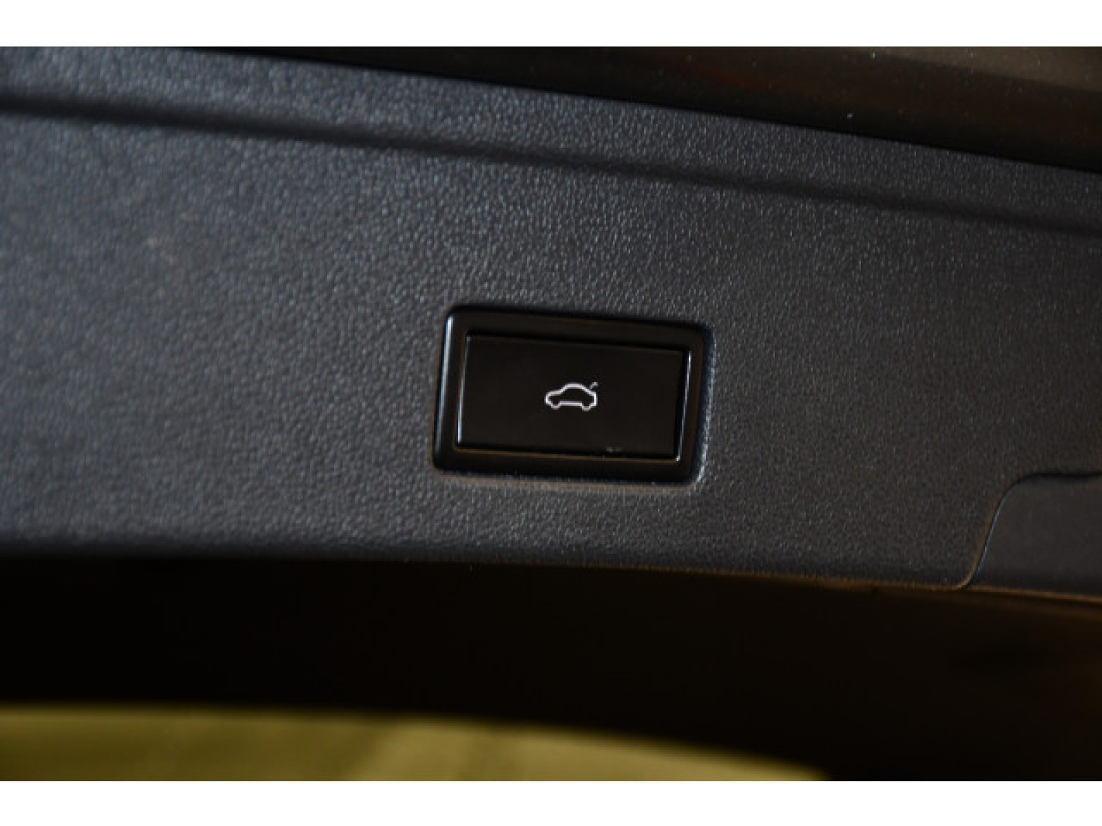 Volkswagen - Touareg_11