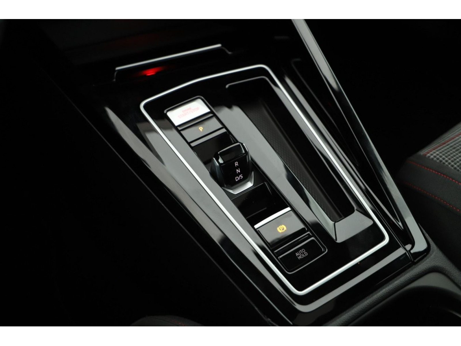 Volkswagen - Golf GTI_13