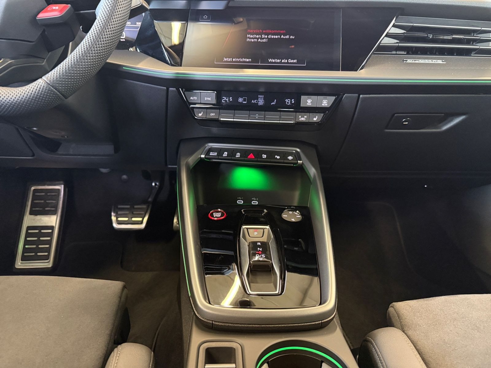 Audi - RS 3 Limousine_12