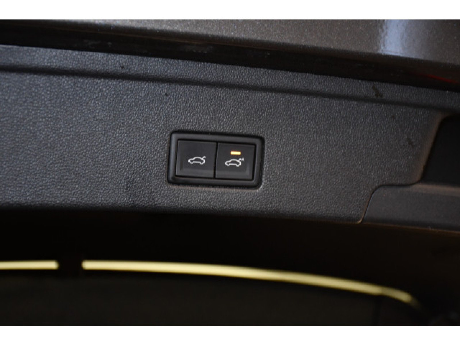 Volkswagen - Touareg_13