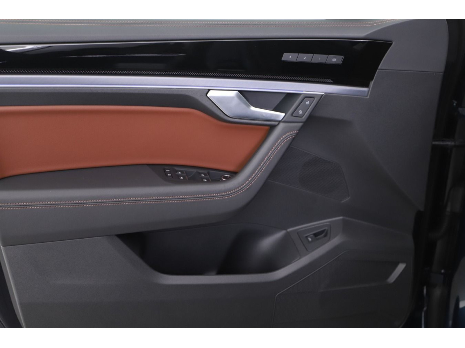 Volkswagen - Touareg_13