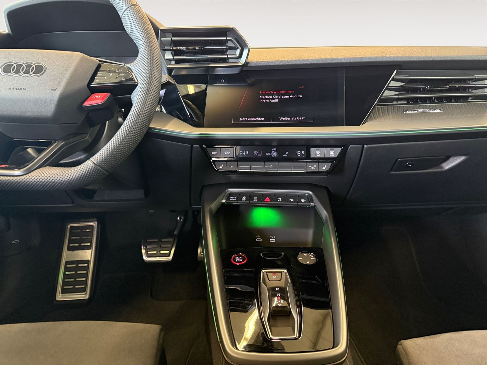 Audi - RS 3 Limousine_11