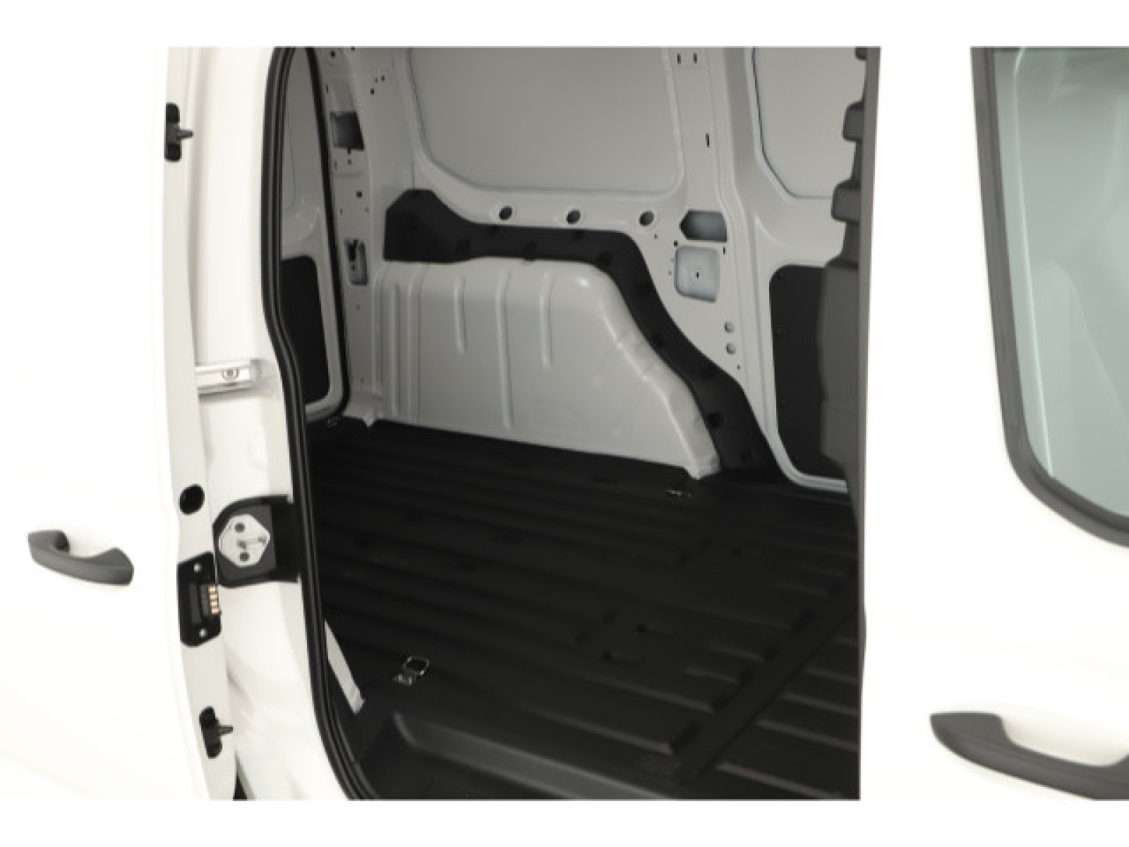 Volkswagen - Caddy Maxi_11