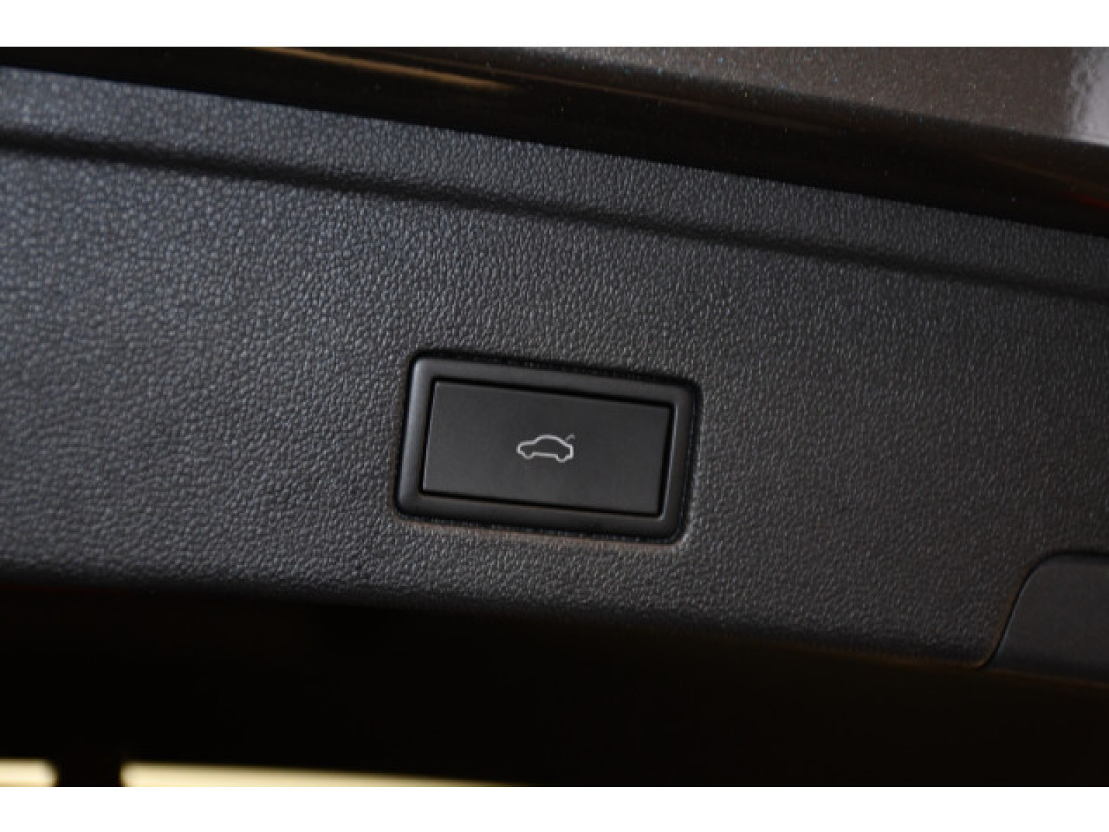 Volkswagen - Touareg_12